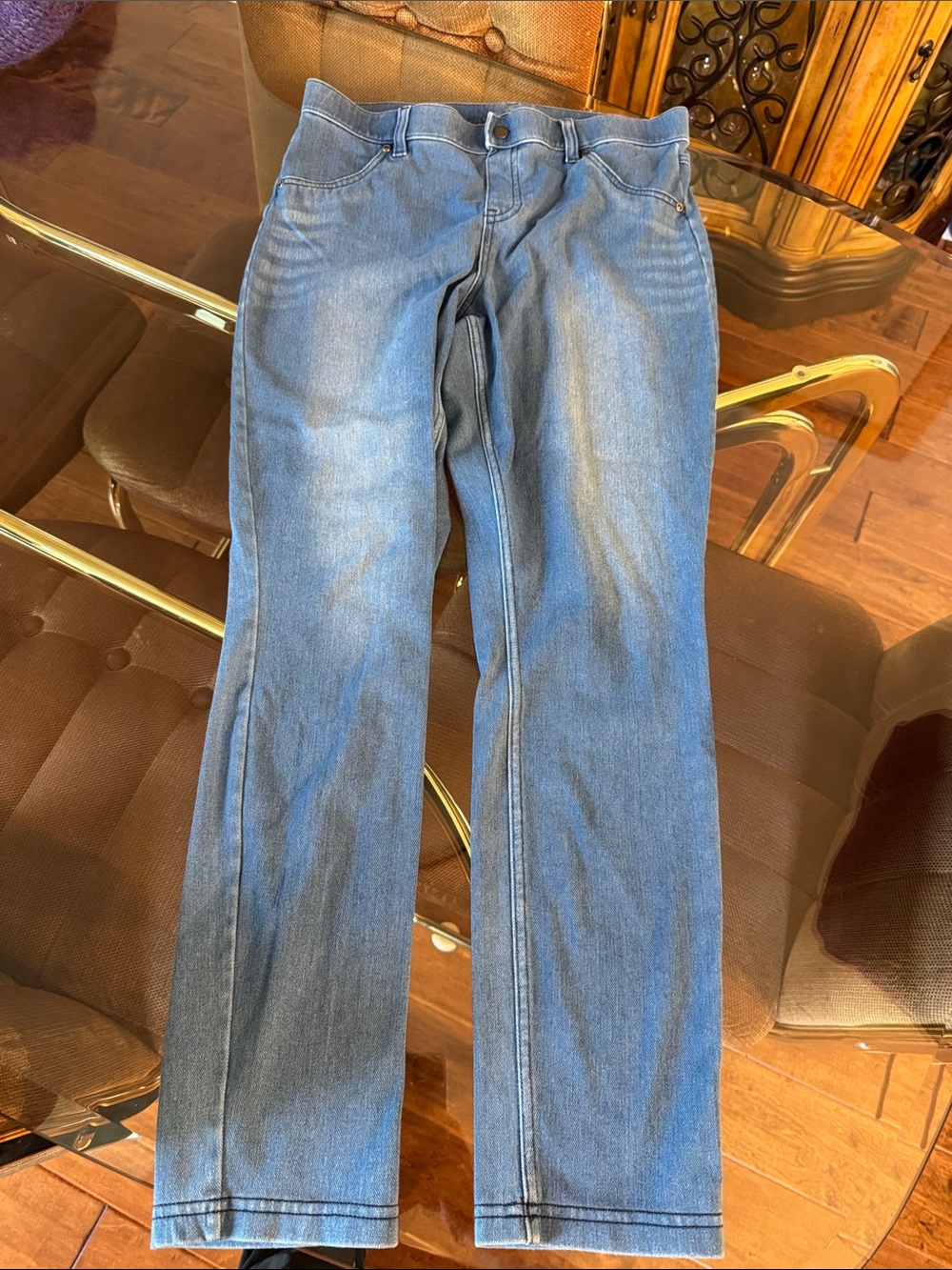 HUE Women's Straight-Leg Jeans in Light Blue Wash